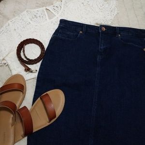 Denim pencil skirt
